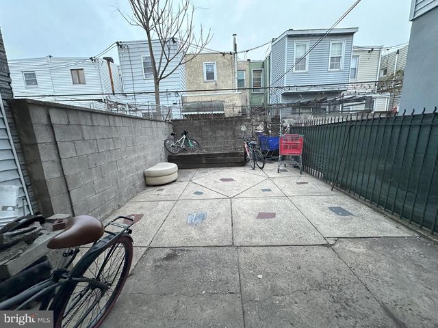 2215 S 9TH ST, Philadelphia, PA 19148