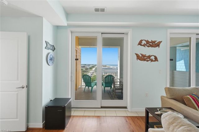 3700 Sandpiper Rd Apt 409, Virginia Beach, VA 23456