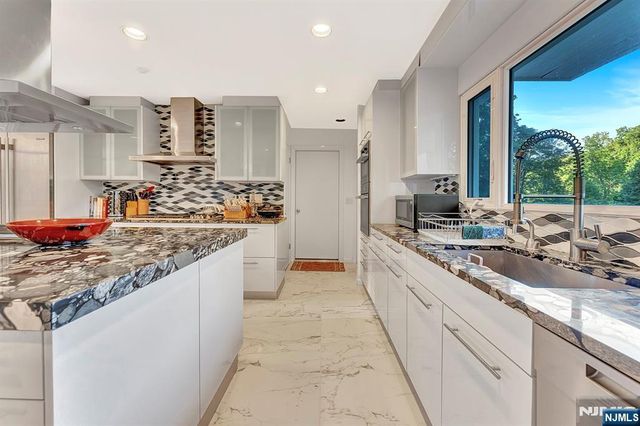 41 Park Way, West Orange, NJ 07052