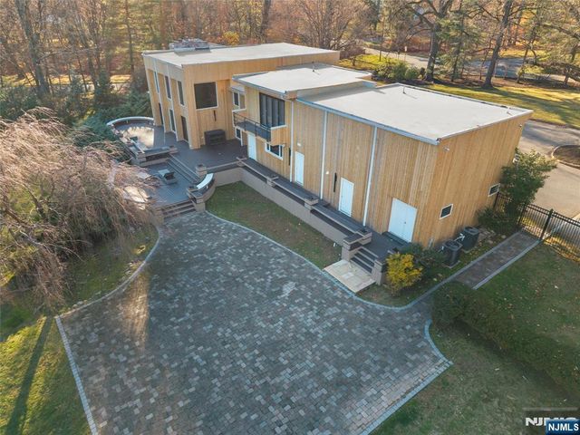 41 Park Way, West Orange, NJ 07052