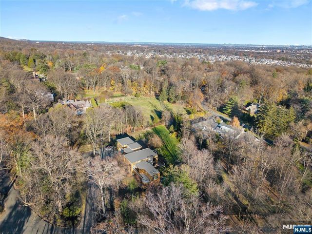 41 Park Way, West Orange, NJ 07052