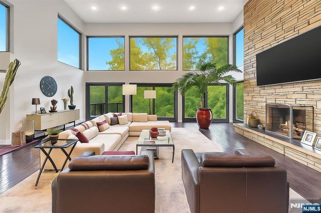 41 Park Way, West Orange, NJ 07052