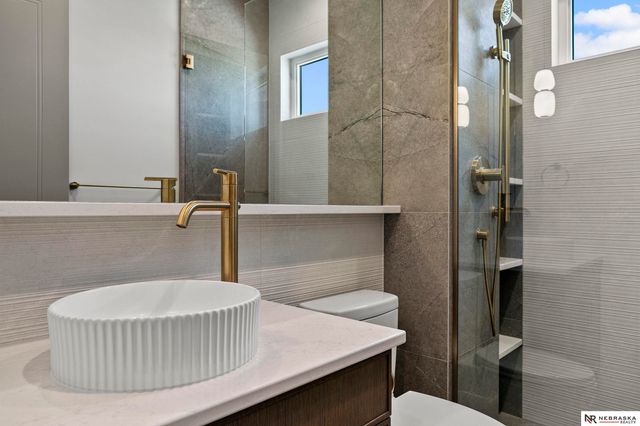 2537 S 102nd Street, Lincoln, NE 68520