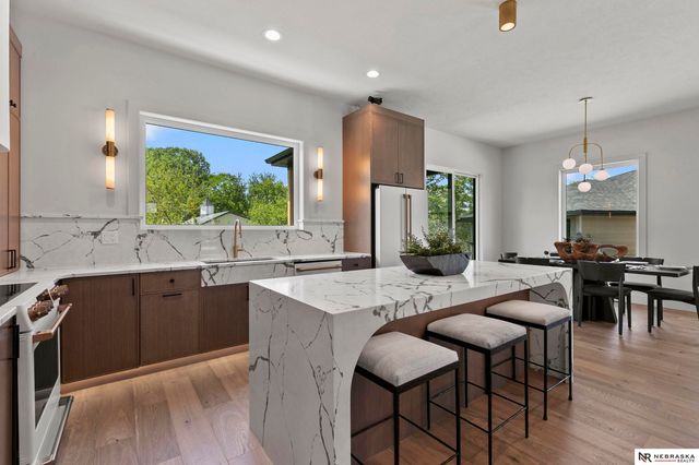 2537 S 102nd Street, Lincoln, NE 68520