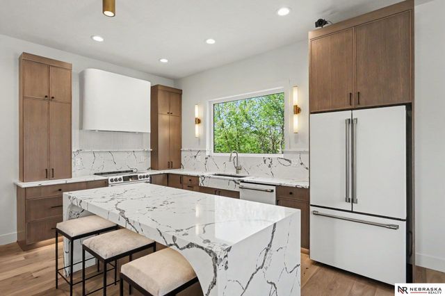 2537 S 102nd Street, Lincoln, NE 68520