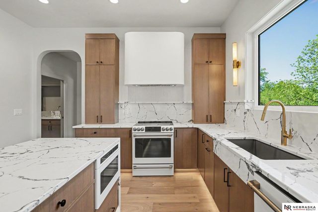 2537 S 102nd Street, Lincoln, NE 68520