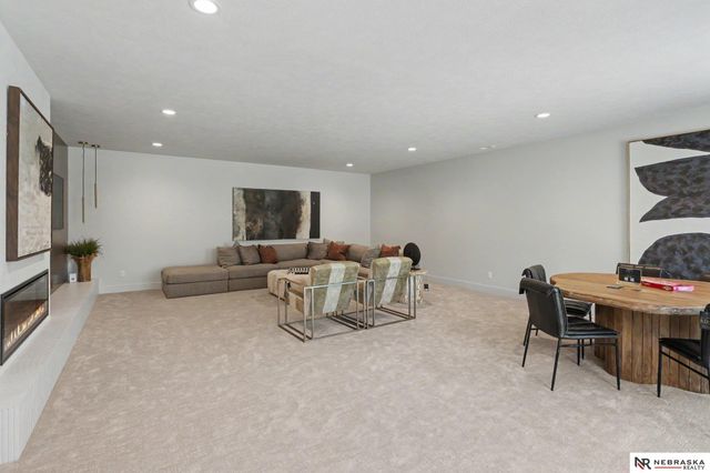 2537 S 102nd Street, Lincoln, NE 68520