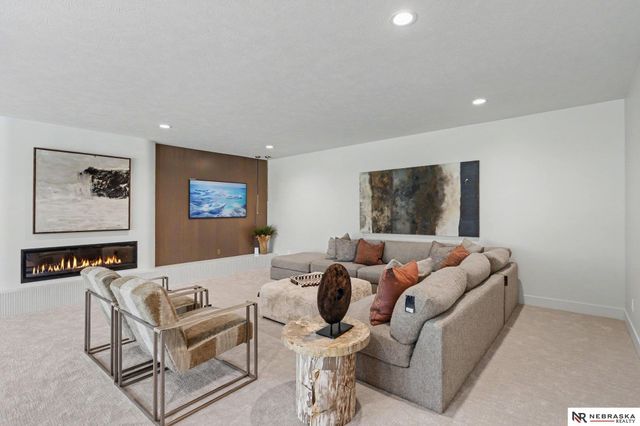 2537 S 102nd Street, Lincoln, NE 68520