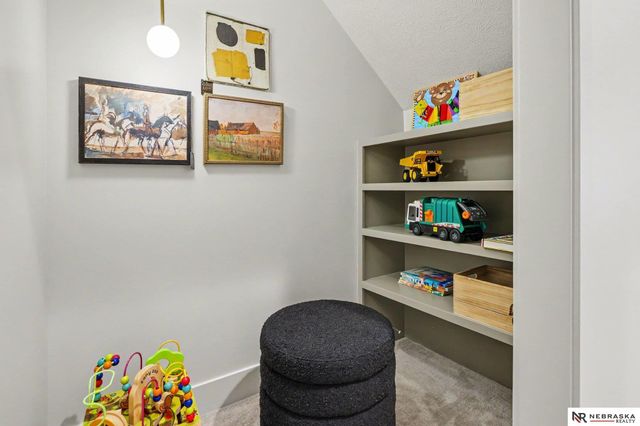 2537 S 102nd Street, Lincoln, NE 68520
