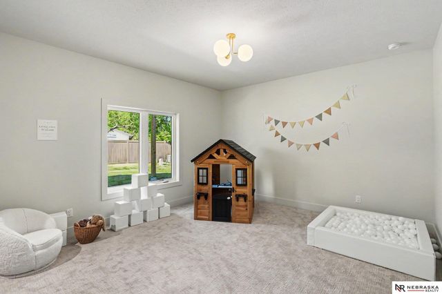 2537 S 102nd Street, Lincoln, NE 68520