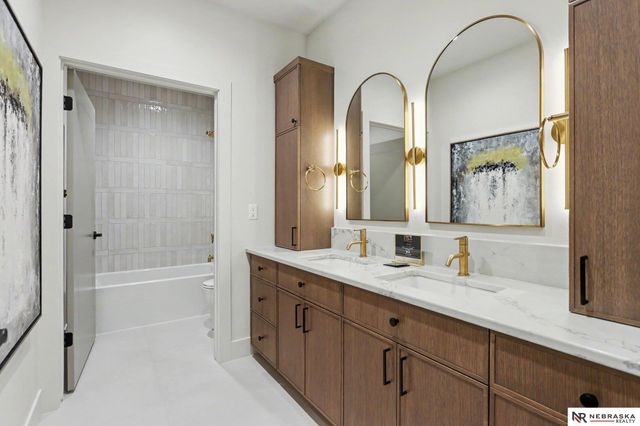 2537 S 102nd Street, Lincoln, NE 68520