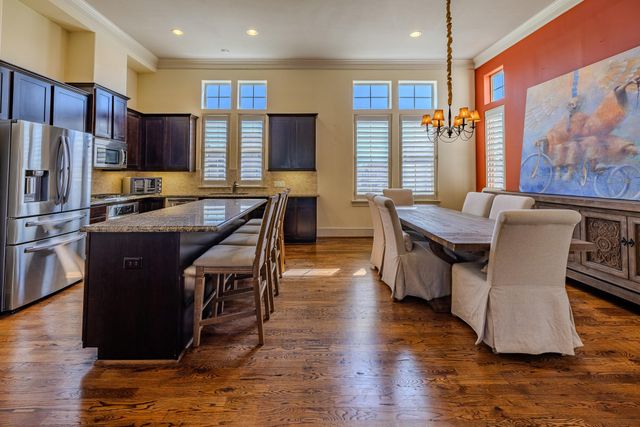 10929 Upland Park, Houston, TX 77043