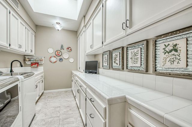 7661 N Pleasant Avenue, Fresno, CA 93711