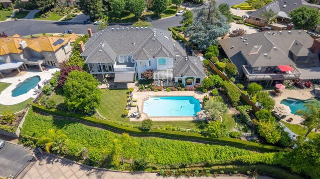 7661 N Pleasant Avenue, Fresno, CA 93711