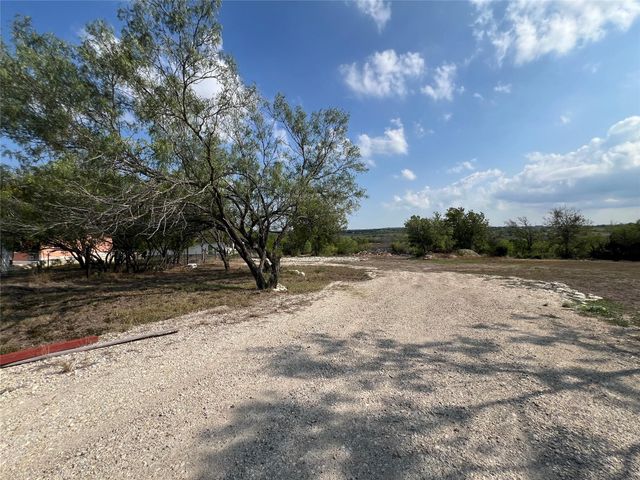 191 Coyote HOLW, Niederwald, TX 78640