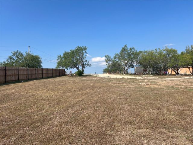 191 Coyote HOLW, Niederwald, TX 78640