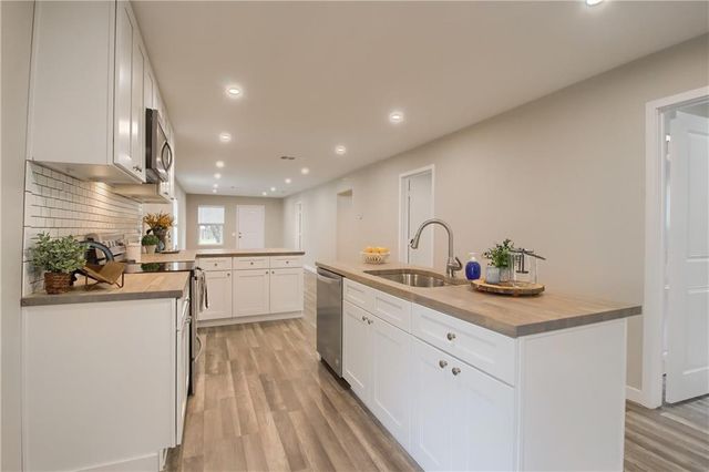 108 Irene ST, Elgin, TX 78621