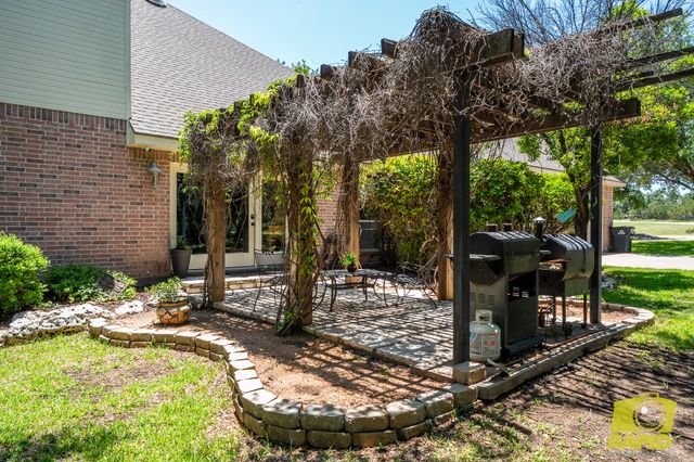 6250 Green Oaks Drive, Christoval, TX 76935
