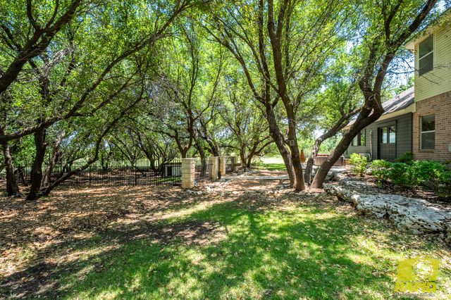 6250 Green Oaks Drive, Christoval, TX 76935