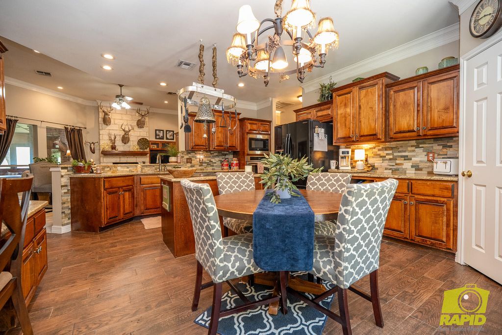Image 13 of property listing at 6250 Green Oaks Drive, Christoval, TX 76935