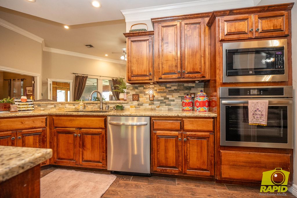 Image 16 of property listing at 6250 Green Oaks Drive, Christoval, TX 76935