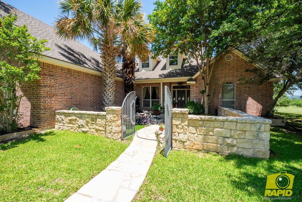 Image 2 of property listing at 6250 Green Oaks Drive, Christoval, TX 76935