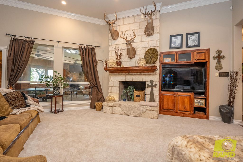 Image 9 of property listing at 6250 Green Oaks Drive, Christoval, TX 76935