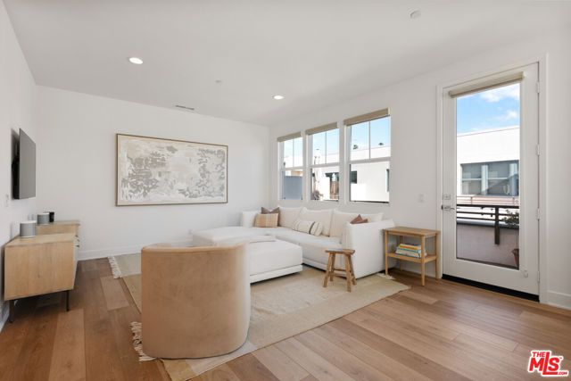 2923 Exposition Place 1, Los Angeles, CA 90018