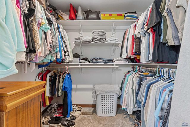 4807 PAHLMEYER DR, Rapid City, SD 57703