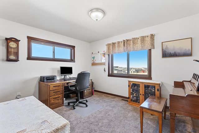 4807 PAHLMEYER DR, Rapid City, SD 57703