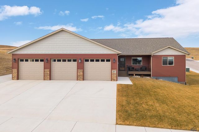 4807 PAHLMEYER DR, Rapid City, SD 57703