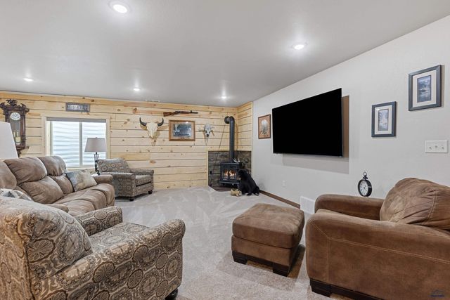 4807 PAHLMEYER DR, Rapid City, SD 57703