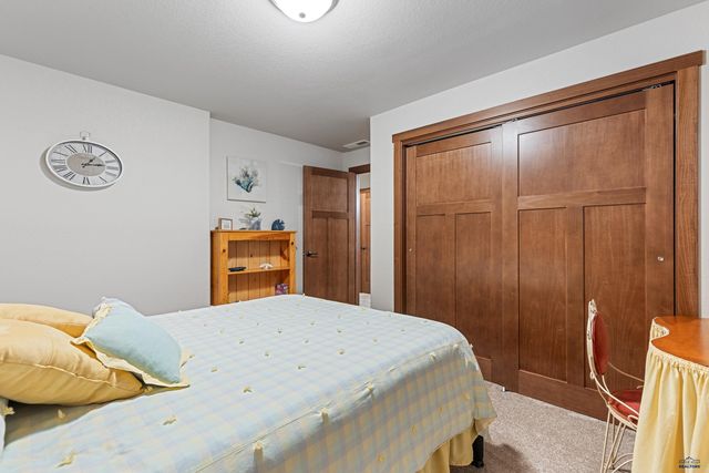 4807 PAHLMEYER DR, Rapid City, SD 57703