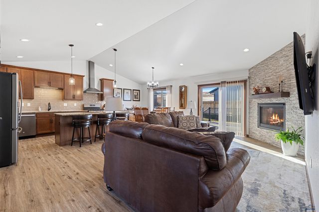 4807 PAHLMEYER DR, Rapid City, SD 57703