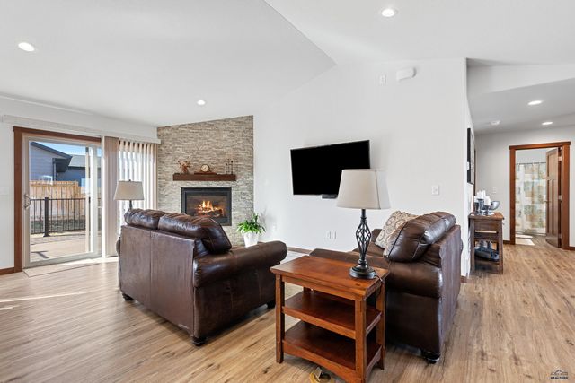 4807 PAHLMEYER DR, Rapid City, SD 57703