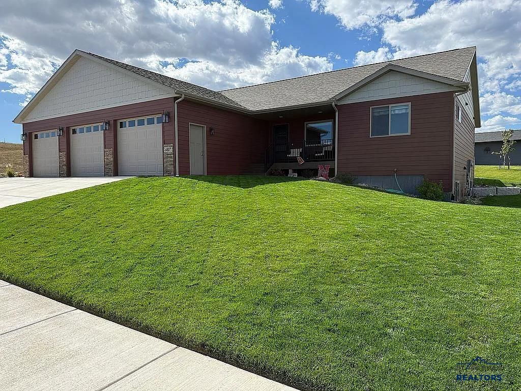 4807 PAHLMEYER DR, Rapid City, SD 57703