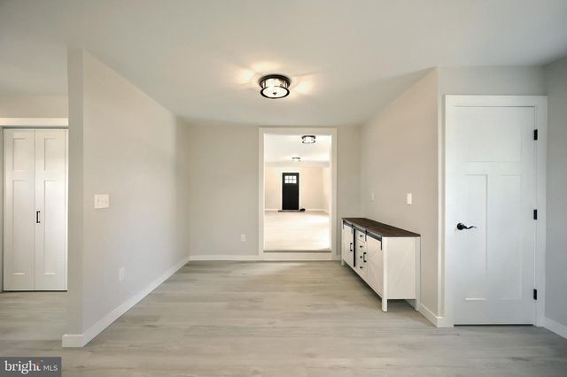 140 BOUNDARY AVE, Manchester, PA 17345