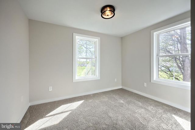 140 BOUNDARY AVE, Manchester, PA 17345