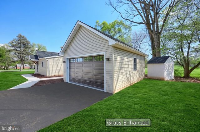 140 BOUNDARY AVE, Manchester, PA 17345