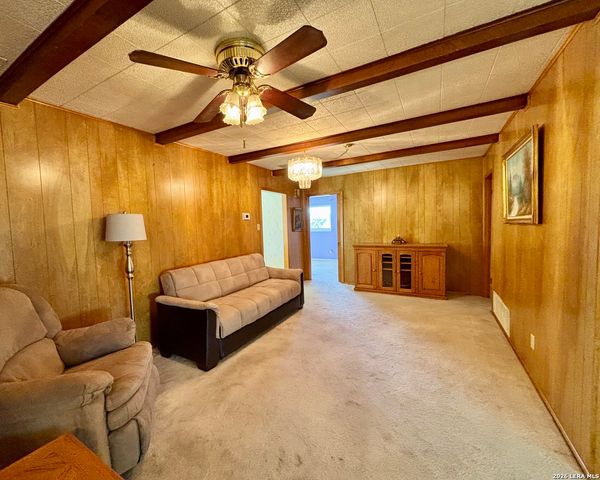 190 Gunther, Pipe Creek, TX 78063