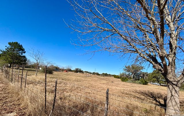 190 Gunther, Pipe Creek, TX 78063