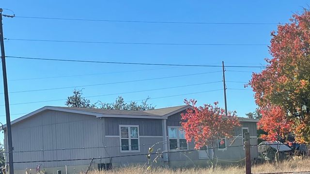 190 Gunther, Pipe Creek, TX 78063