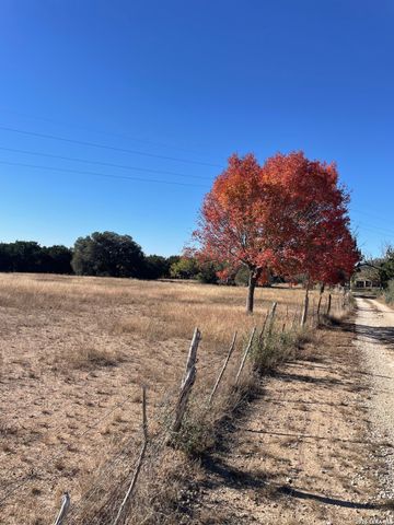 190 Gunther, Pipe Creek, TX 78063