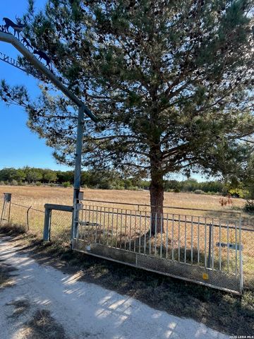 190 Gunther, Pipe Creek, TX 78063