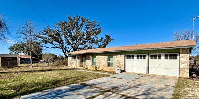 190 Gunther, Pipe Creek, TX 78063