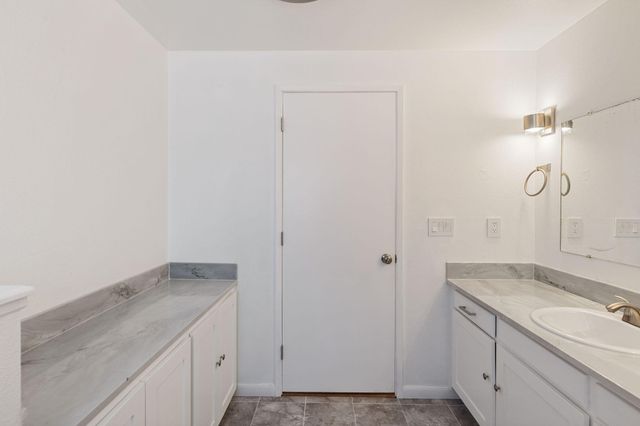 1696 NE 9th Street, Grants Pass, OR 97526