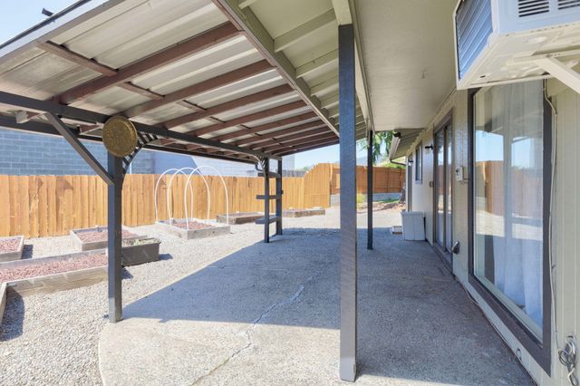 1696 NE 9th Street, Grants Pass, OR 97526