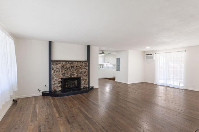 1696 NE 9th Street, Grants Pass, OR 97526