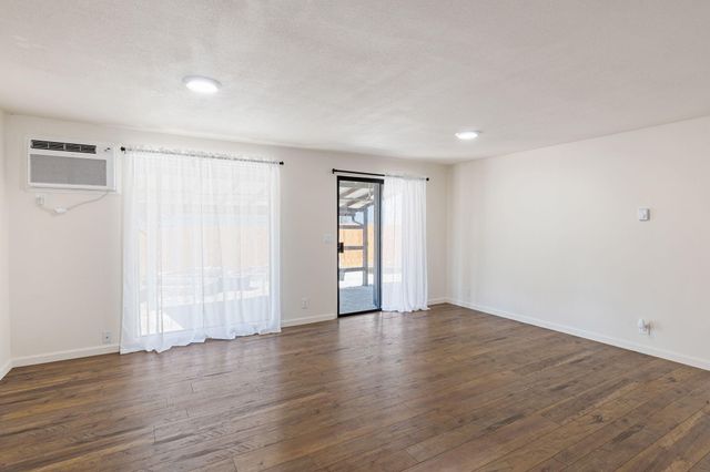 1696 NE 9th Street, Grants Pass, OR 97526