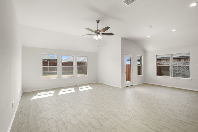 1905 Seminole Drive, Cleburne, TX 76033